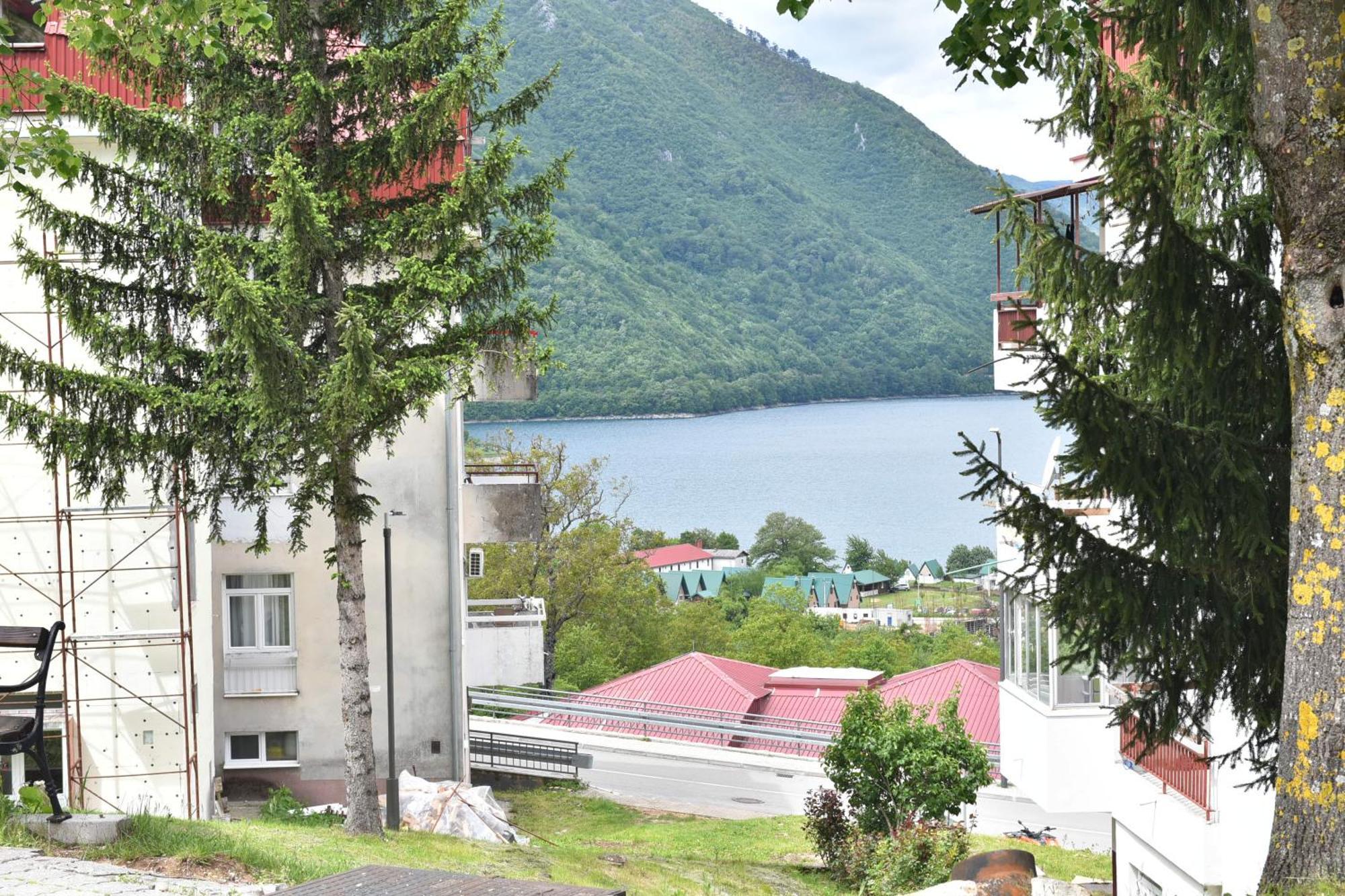 Apartments Ravno Plužine Exterior foto