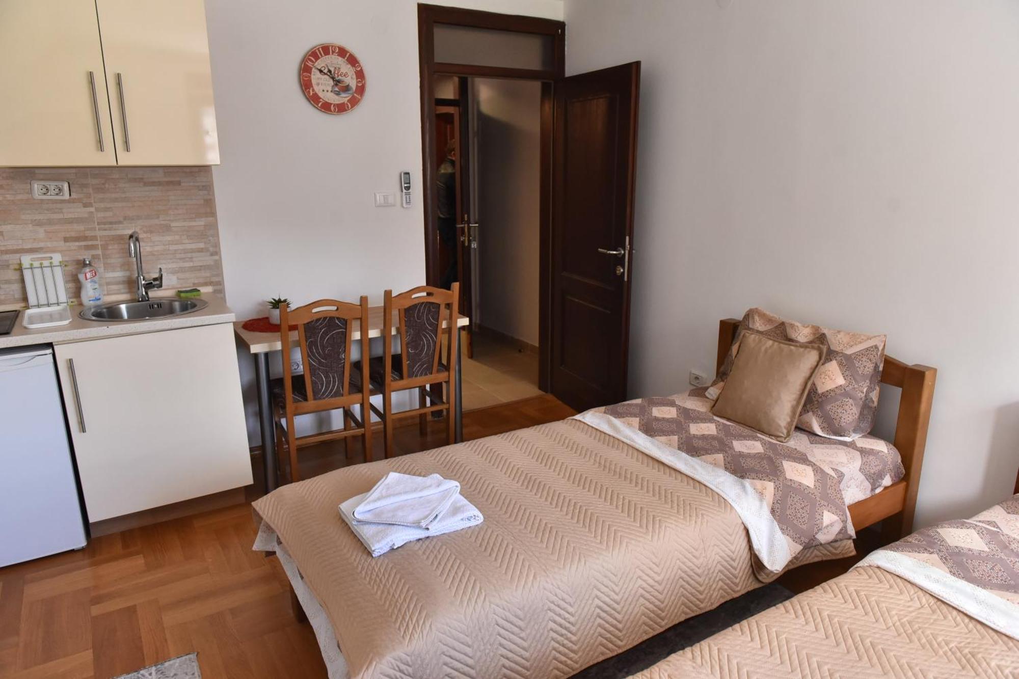 Apartments Ravno Plužine Habitación foto
